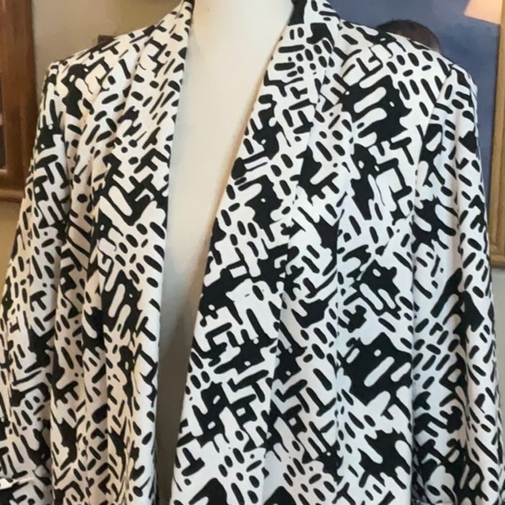 Jones Studio Black and White Lined Jacket